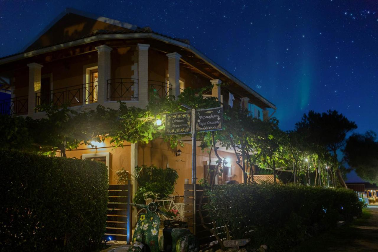 Christinas Apartments Agios Matthaios  Exterior photo