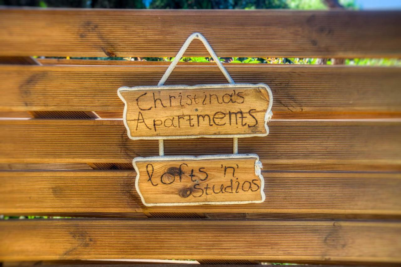 Christinas Apartments Agios Matthaios  Exterior photo